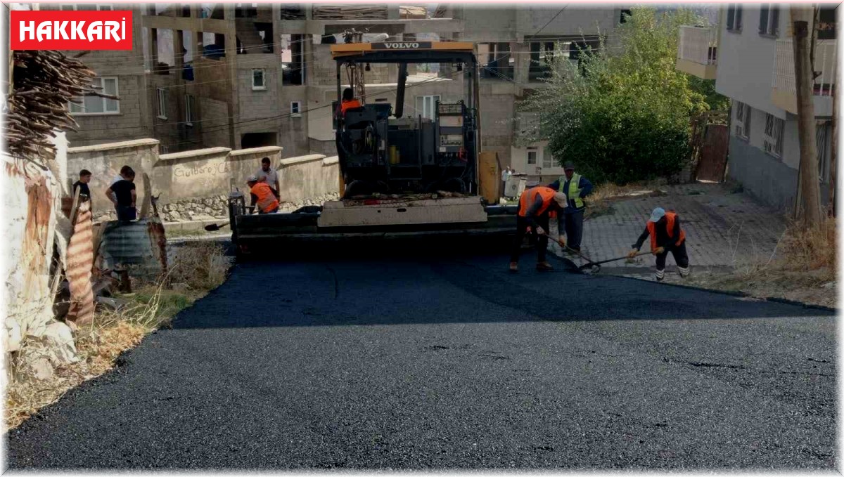 Hakkari'de 4 semt ilk defa asfalta kavuştu
