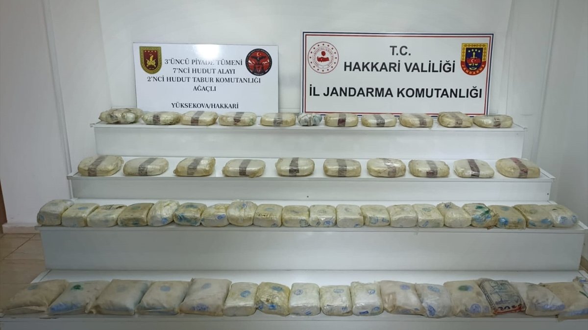 Hakkari'de 69 kilogram uyuşturucu ele geçirildi