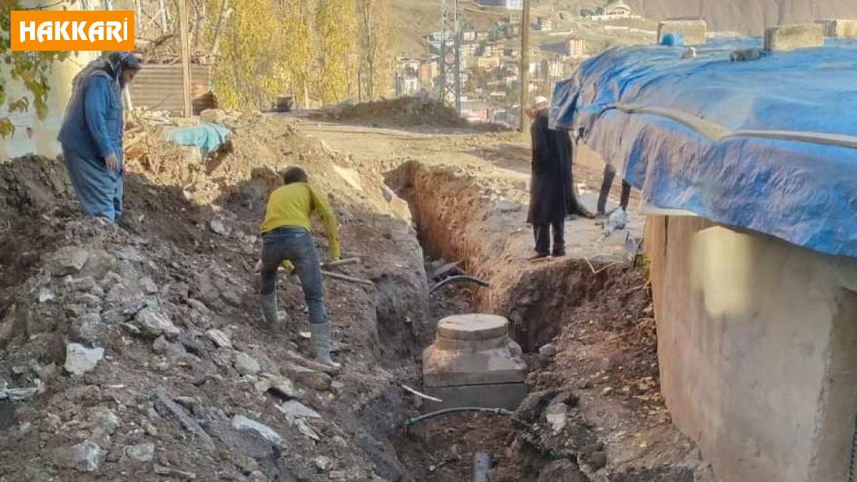Hakkari'de 700 metre yeni kanalizasyon hattı yapıldı