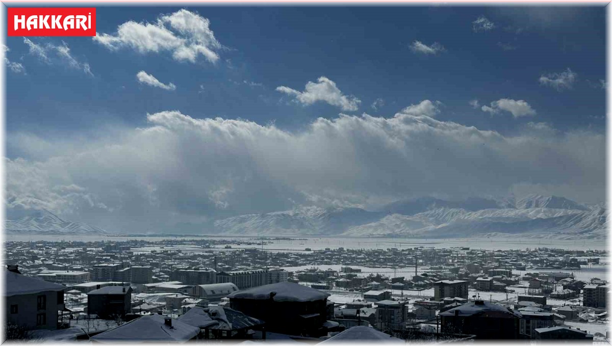 Hakkari'de 73 köy ve 118 mezra yolu ulaşıma kapandı