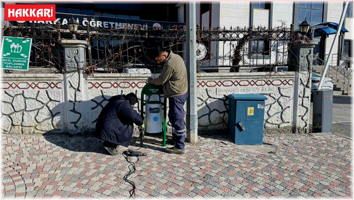 Hakkari'de 75 noktaya çöp kovası bırakıldı