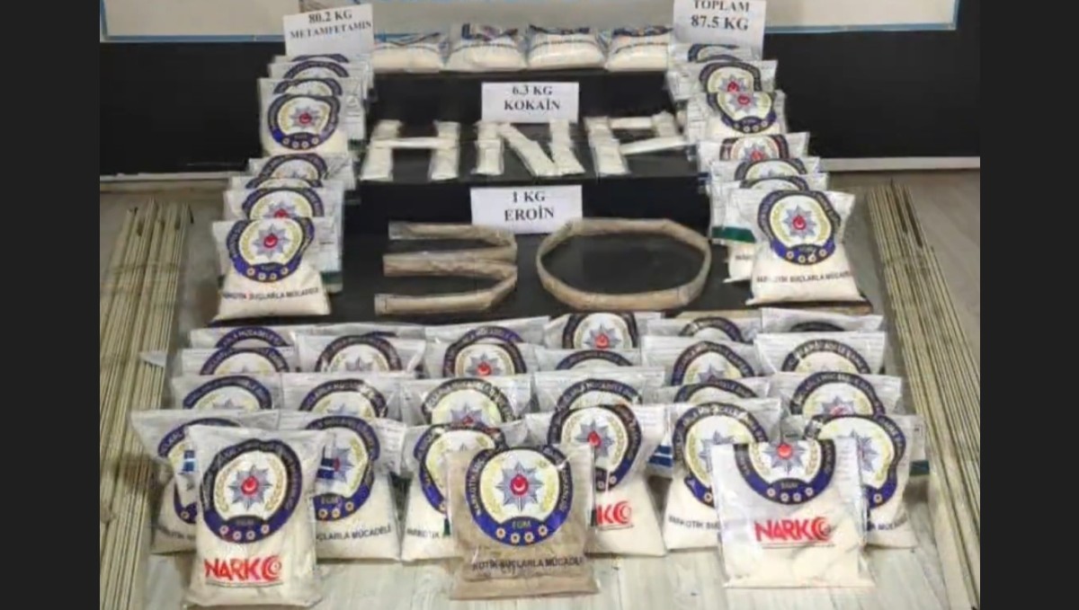 Hakkari'de 87 kilo 500 gram uyuşturucu ele geçirildi