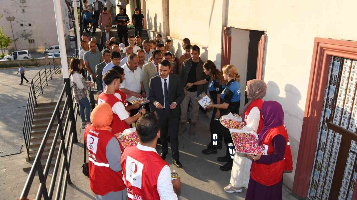 Hakkari'de bayramlaşma töreni düzenlendi