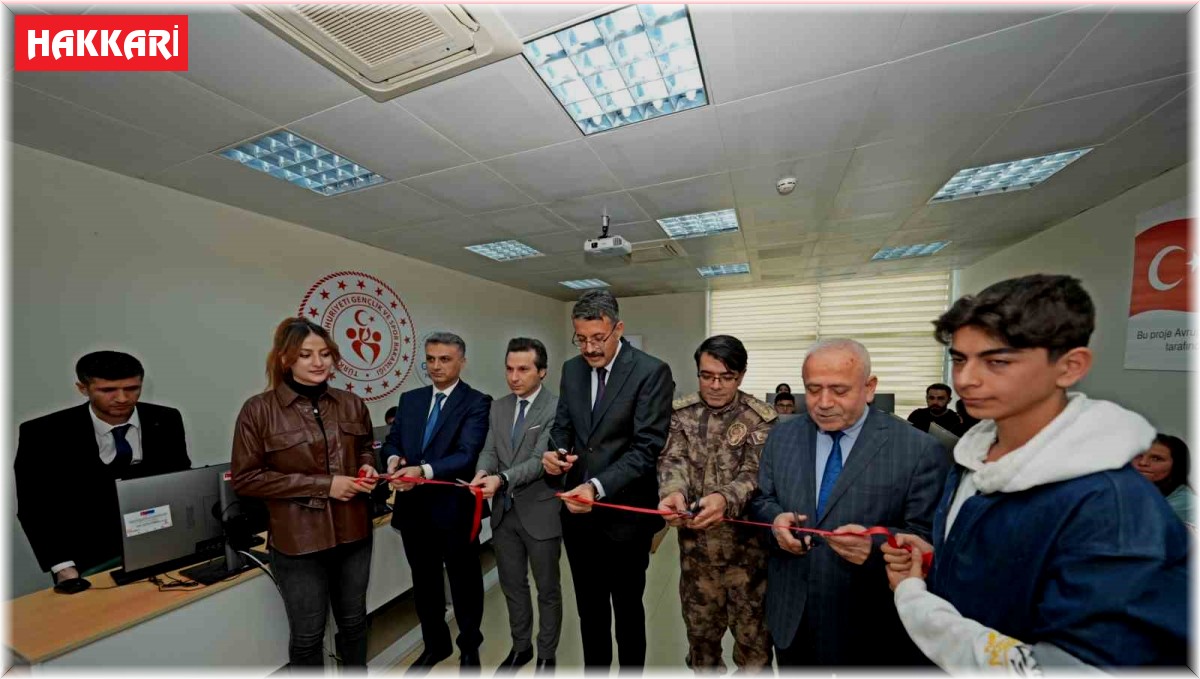 Hakkari'de bilişim laboratuvarı açıldı