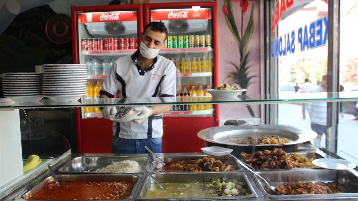 Hakkari'de birçok işletme yeniden hizmet vermeye başladı