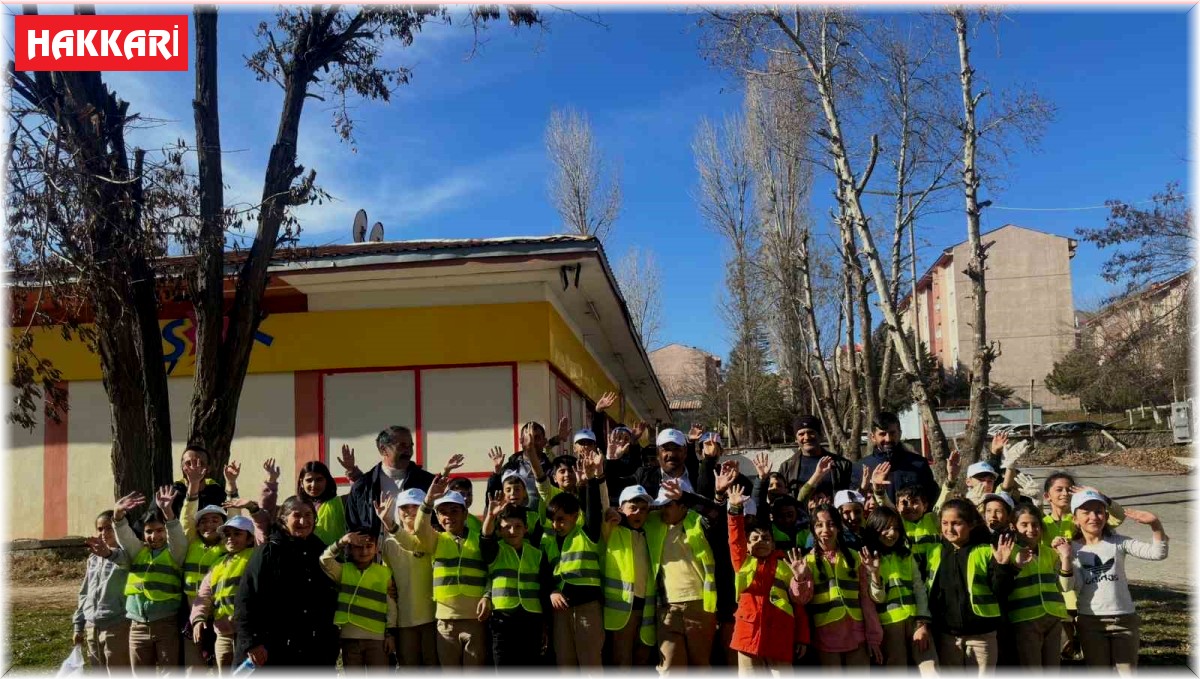 Hakkari'de çevre temizliği kampanyası başlatıldı