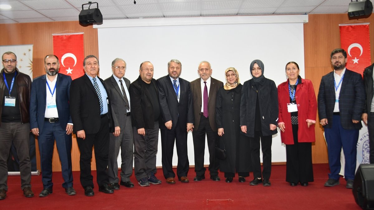 Hakkari'de düzenlenen 'Zap Havzası Sempozyumu' devam ediyor