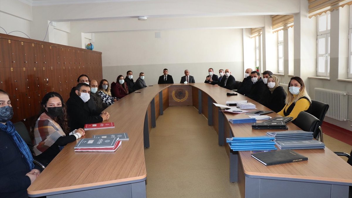 Hakkari'de eğitim değerlendirme toplantısı düzenlendi