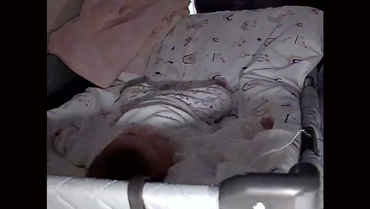 Hakkari'de Elsem bebek depreme böyle yakalandı