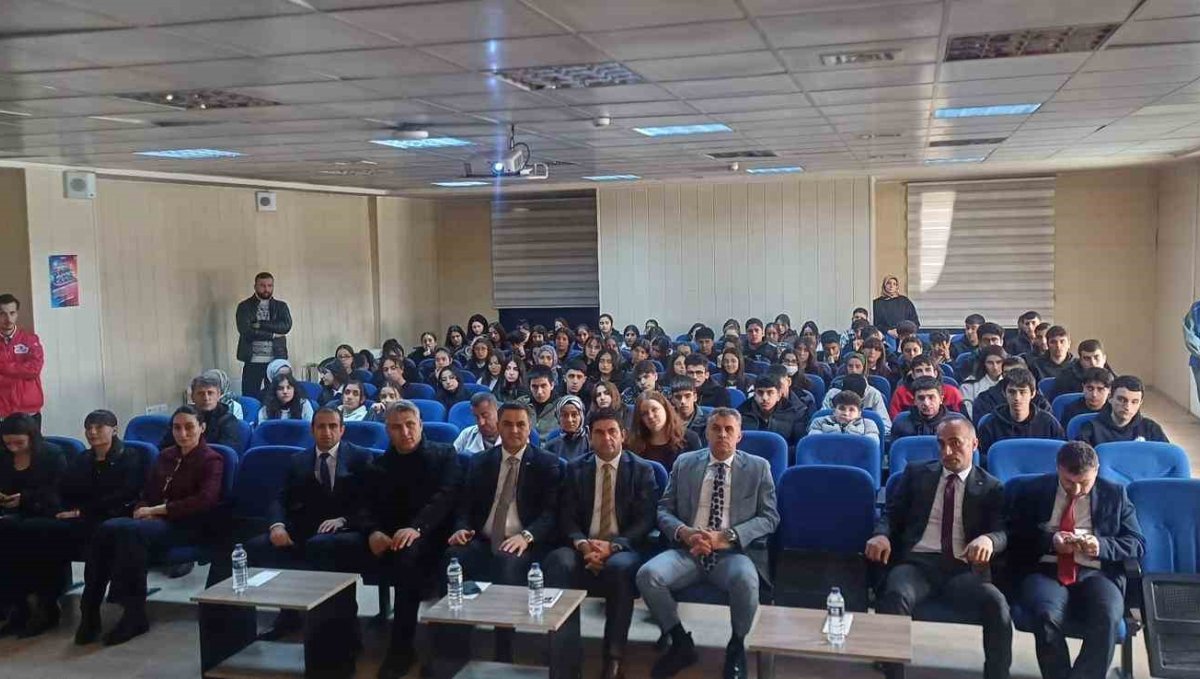 Hakkari'de gençler teknolojiyle buluşuyor
