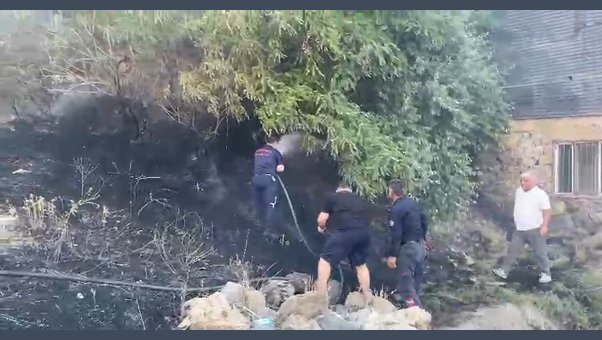 Hakkari'de hafta sonu 14 yangına müdahale edildi