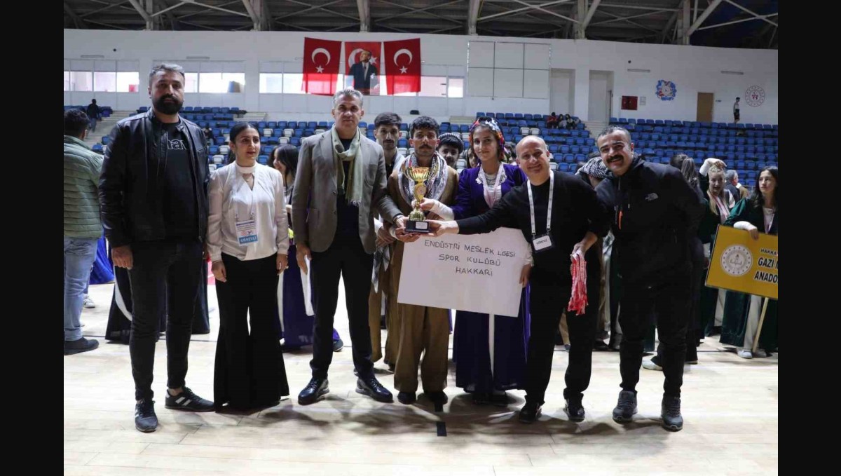 Hakkari'de "Halk Oyunları İl Birinciliği Yarışması" sona erdi