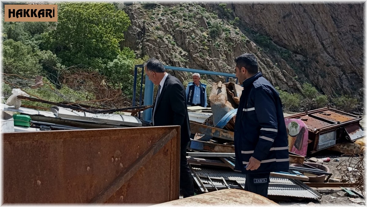 Hakkari'de hurdacılar il dışına çıkartılıyor