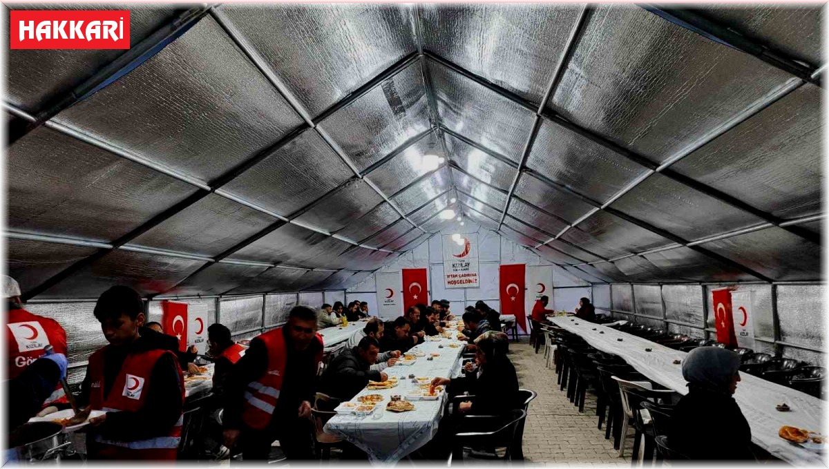 Hakkari'de iftar çadırı kuruldu
