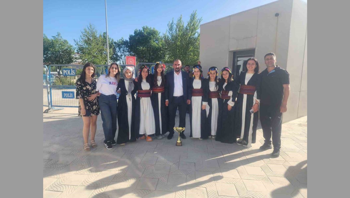 Hakkari'de iki kulüp bölge birincisi oldu