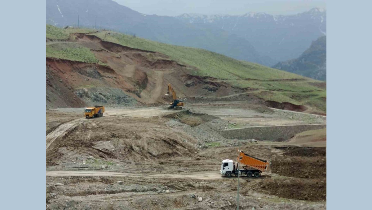 Hakkari'de ikinci futbol stadı için çalışmalar başladı