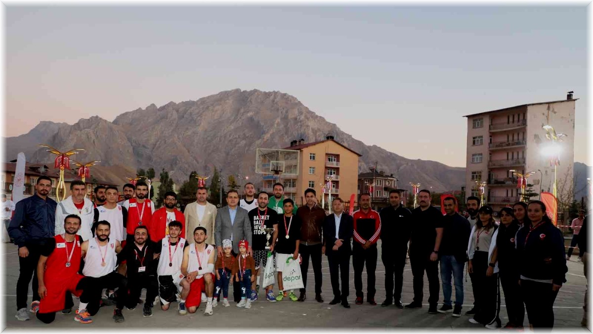 Hakkari'de ikinci spor şenlikleri sona erdi