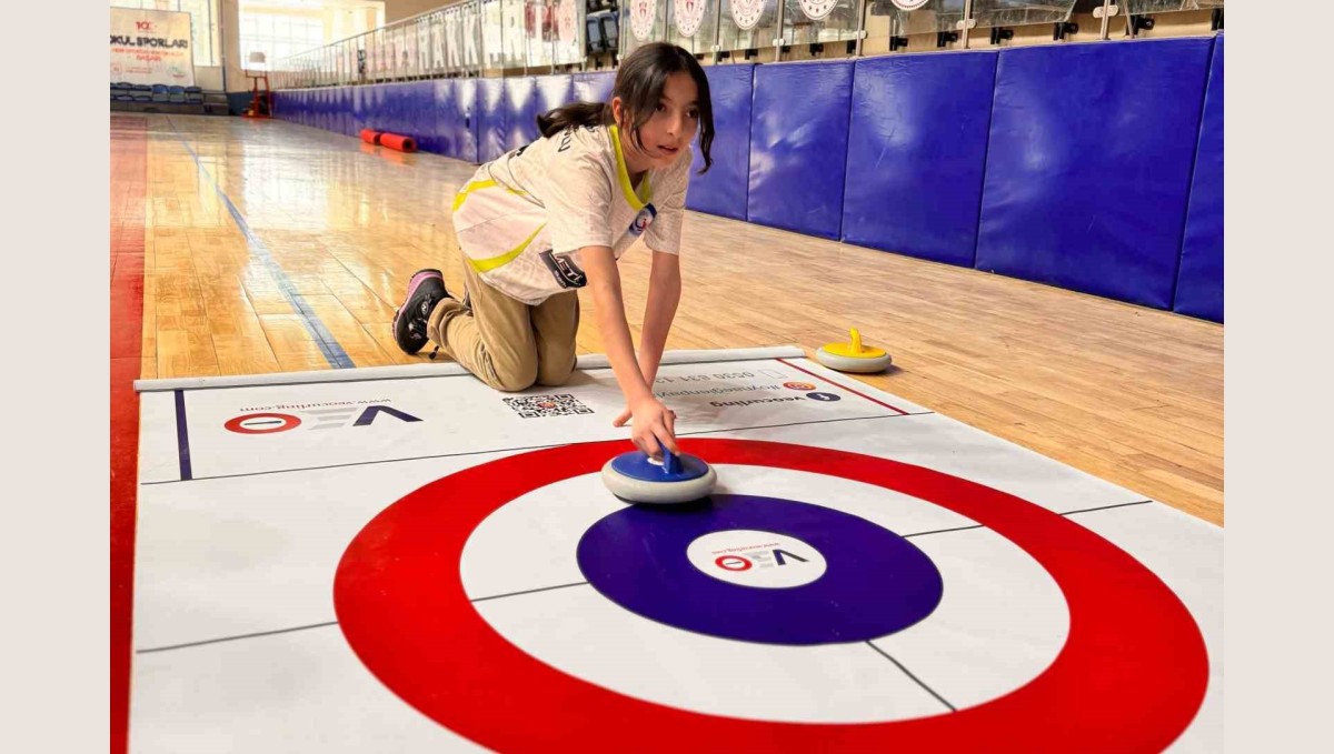 Hakkari'de ilk defa "Floor Curling" müsabakaları yapıldı