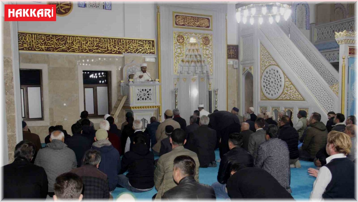 Hakkari'de ilk teravih namazı kılındı