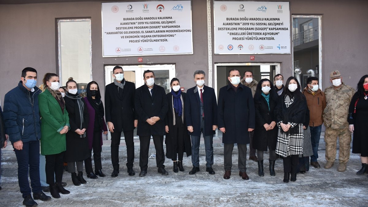 Hakkari'de kadın ve engellilerin istihdam edileceği atölyeler kuruldu
