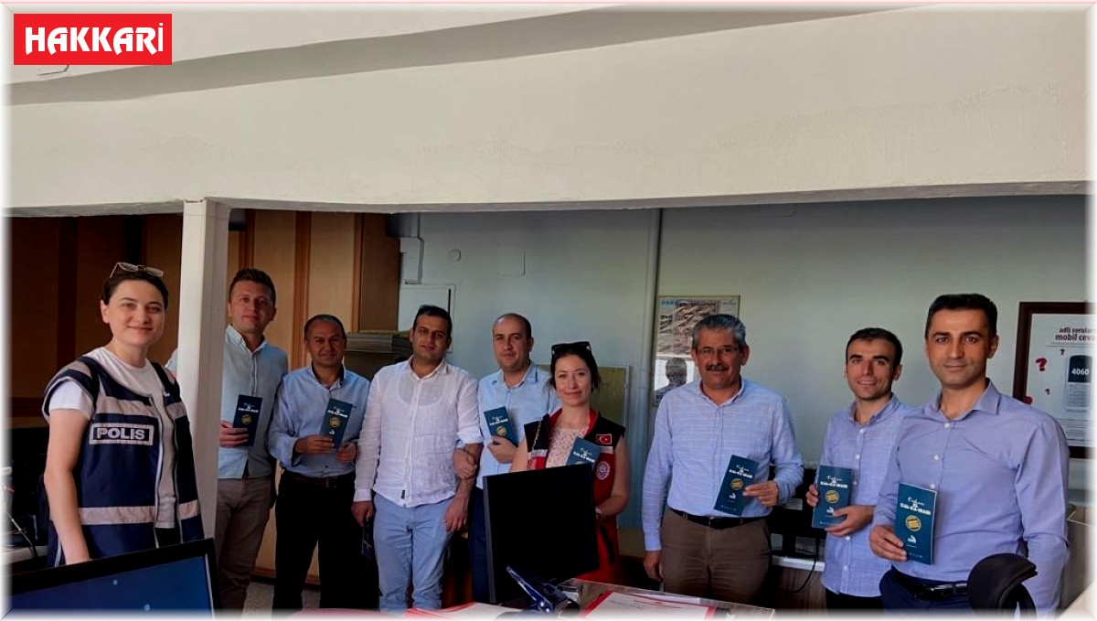 Hakkari'de "Kadına El Kalkamaz" sloganıyla bilgilendirme