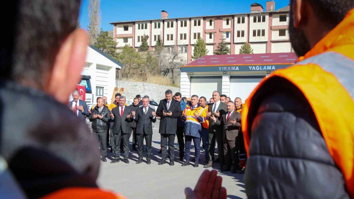 Hakkari'de kar sezonu öncesi kurban kesim töreni