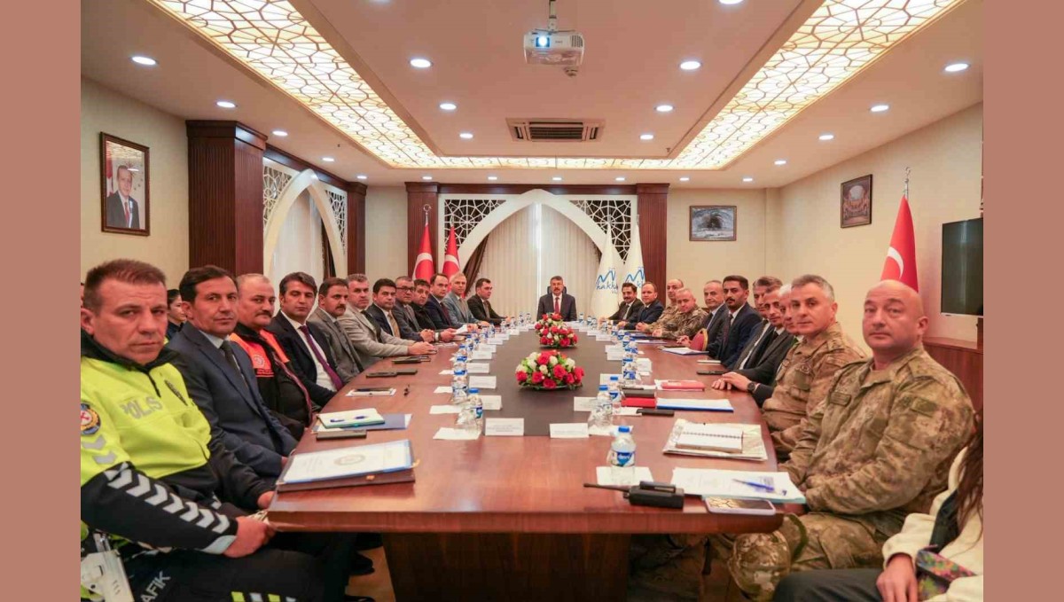 Hakkari'de karla mücadele değerlendirme toplantısı yapıldı