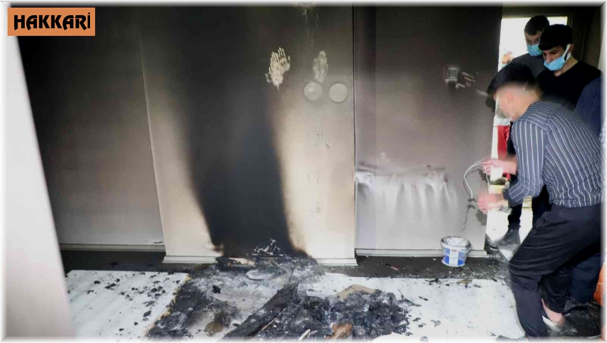 Hakkari'de korkutan yangın