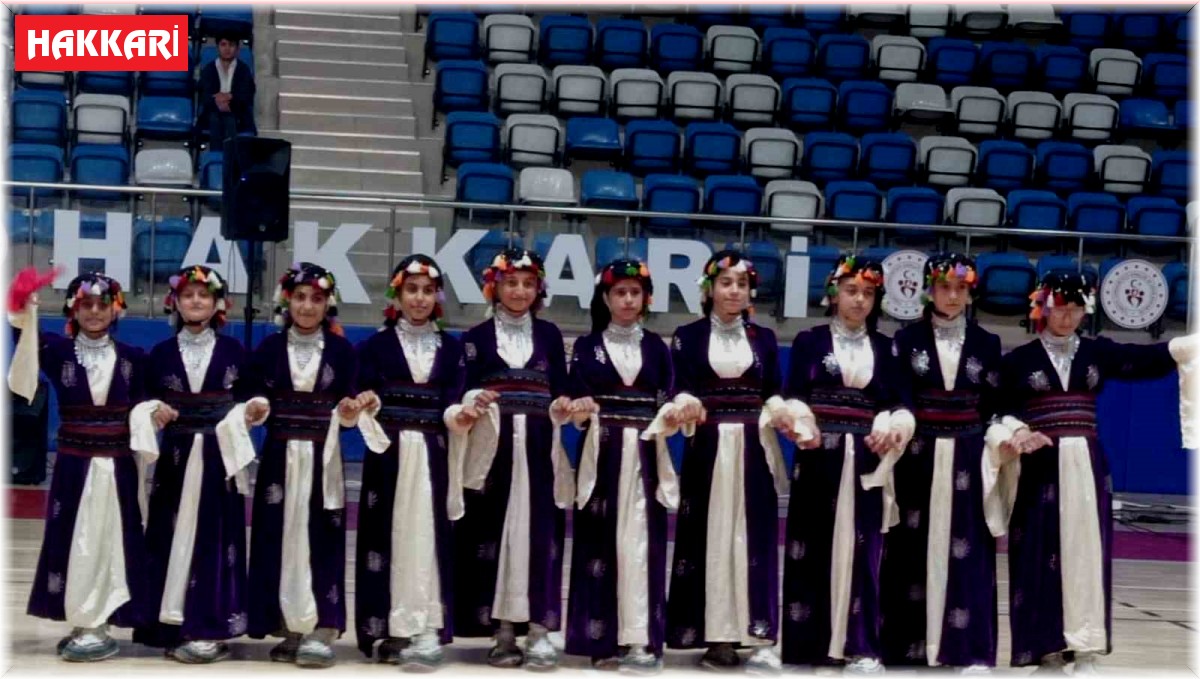 Hakkari'de "Kulüpler Arası Halk Oyunları Yarışması" yapıldı