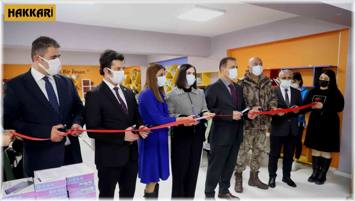 Hakkari'de kütüphane ve etüt merkezi açıldı