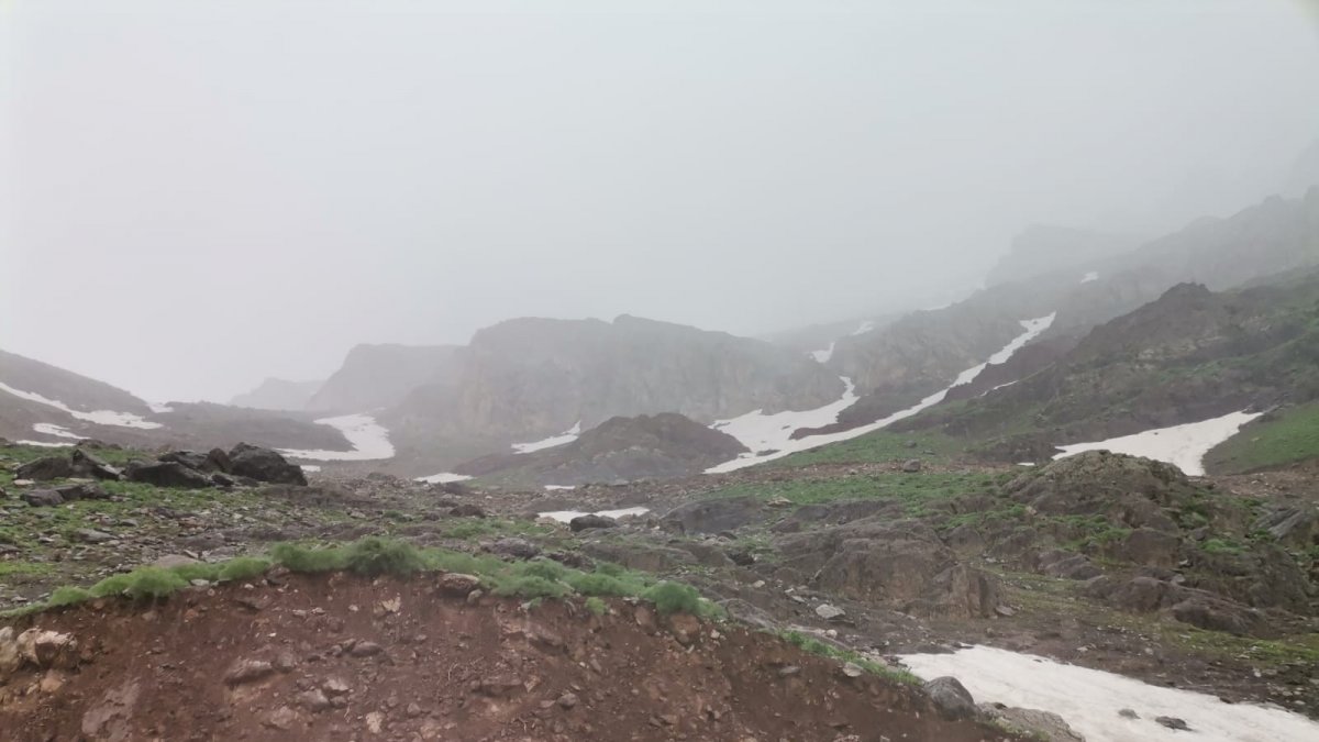Hakkari'de mayıs ayında kar yağışı