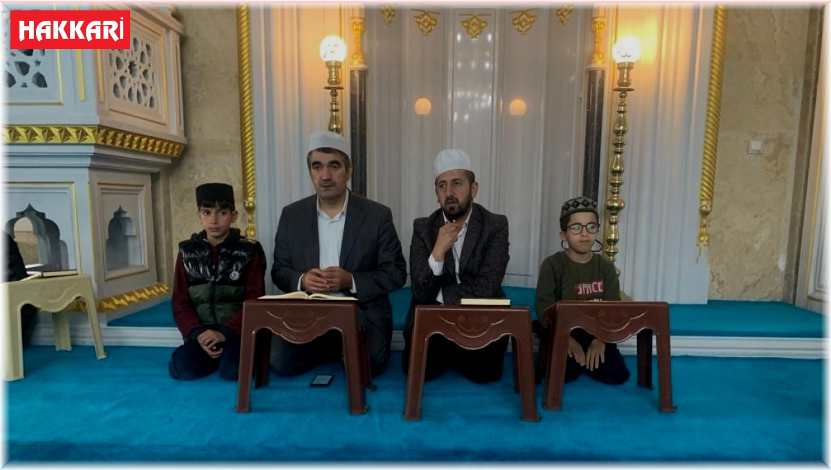 Hakkari'de mukabele geleneği minik hafızlarla sürdürülüyor