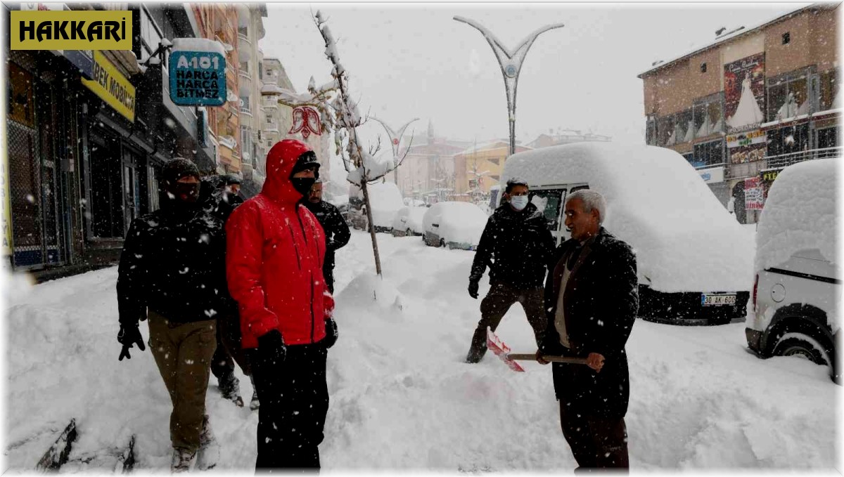 Hakkari'de okullar tatil edildi