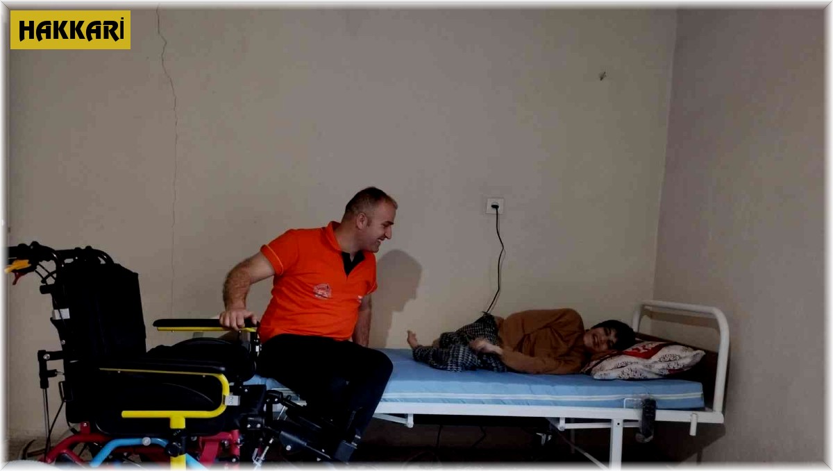 Hakkari'de özel gereksinimli sevindirildi
