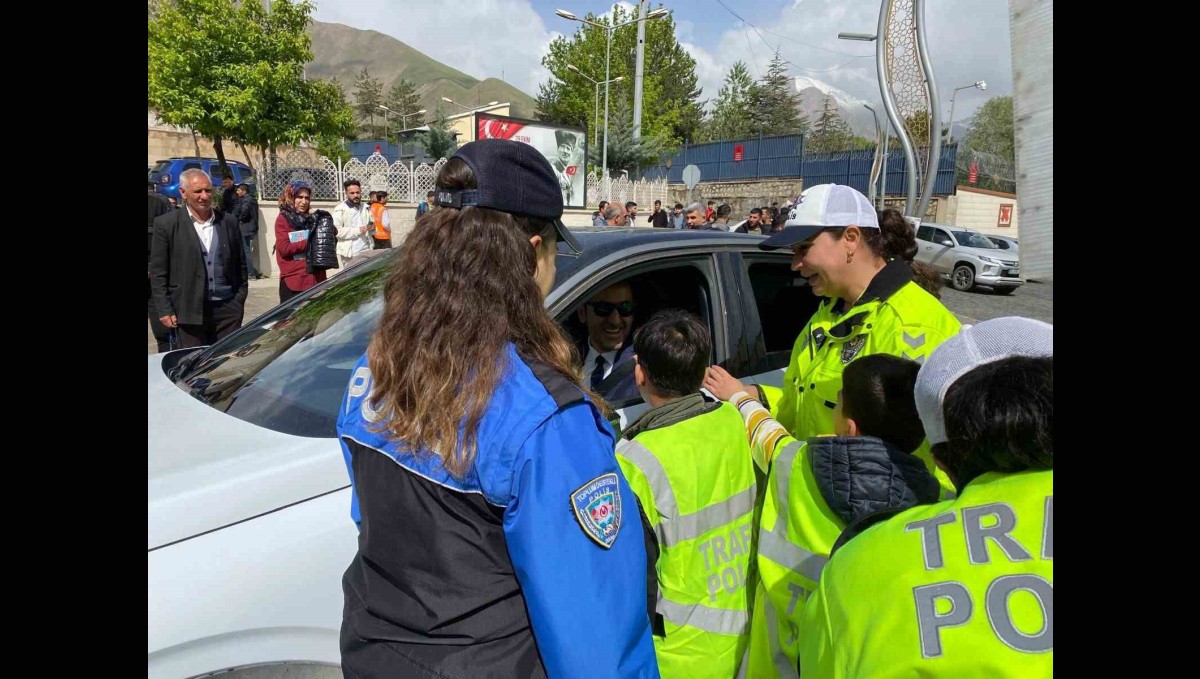 Hakkari'de özel öğrencilere trafik bilinci eğitimi