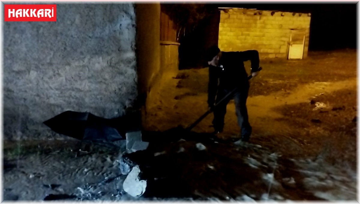 Hakkari'de sağanak yağış sele dönüştü