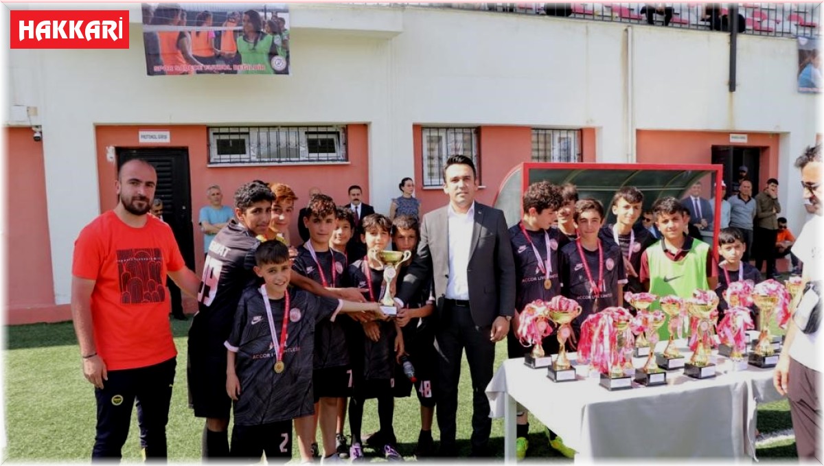 Hakkari'de 'Sağlıklı Gelecek Sporla Gelecek' ödül töreni