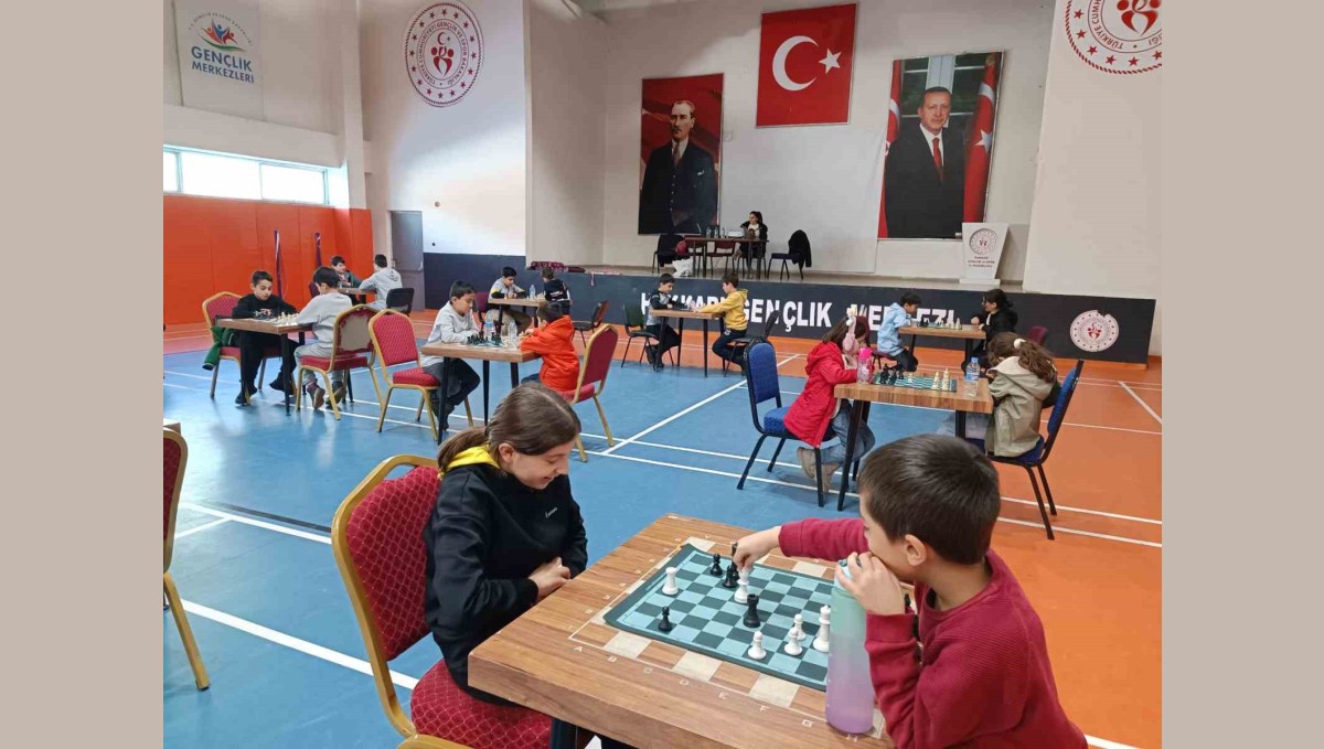 Hakkari'de Satranç İl Şampiyonası heyecanı