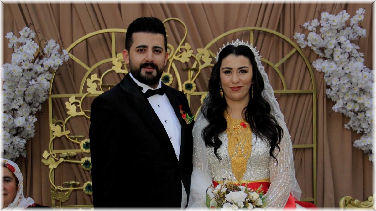 Hakkari'de şehit oğluna görkemli düğün