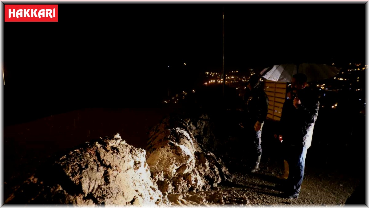 Hakkari'de sel suları ile mücadele çalışması