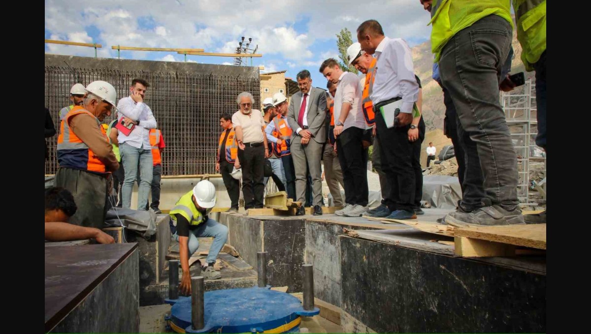Hakkari'de sismik izolatörlü hastane dönemi başlıyor