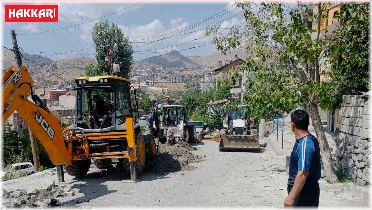 Hakkari'de sondaj tekniği ile doğalgaz verildi
