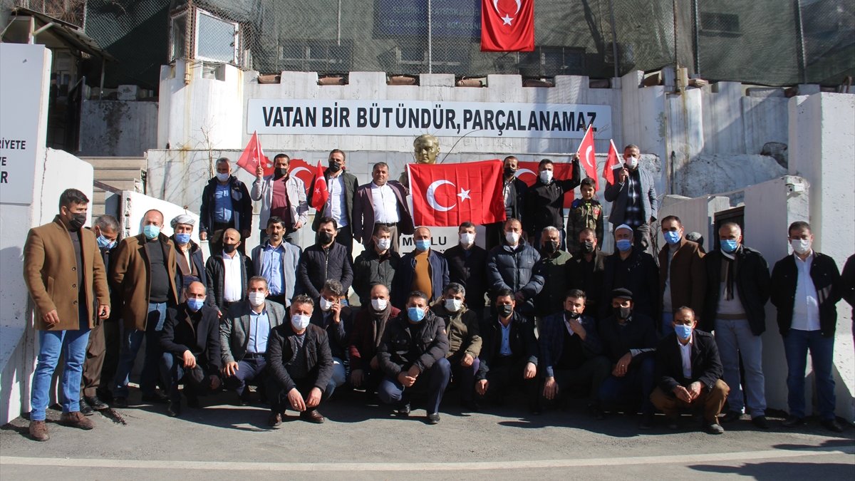 Hakkari'de, terör örgütü PKK tarafından 13 Türk vatandaşının şehit edilmesine tepki