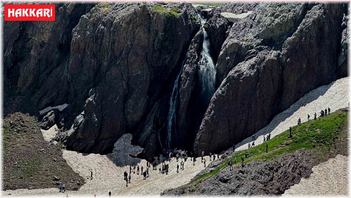 Hakkari'de terörden temizlenen Cilo Dağları ve Sat Buzul Gölleri'ne yoğun ilgi