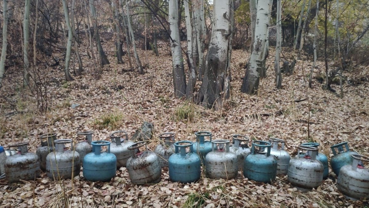 Hakkari'de toprağa gömülü mutfak tüpleri ele geçirildi