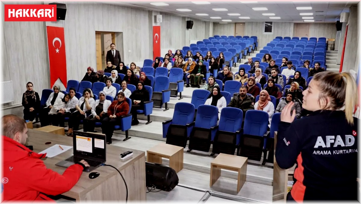Hakkari'de usta öğreticilere AFAD farkındalık eğitimi