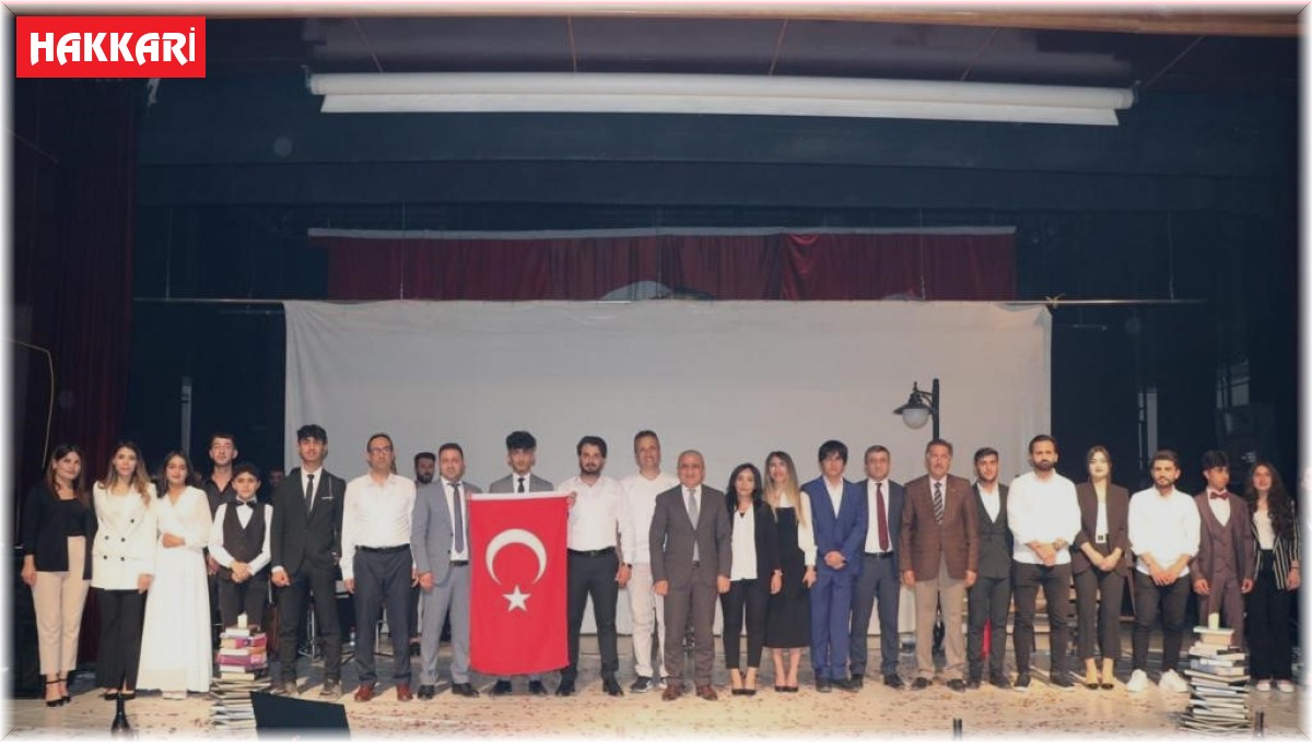 Hakkari'de usta şairlerin şiirleri okundu