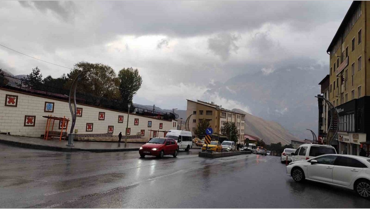 Hakkari'de yağmur yağışı