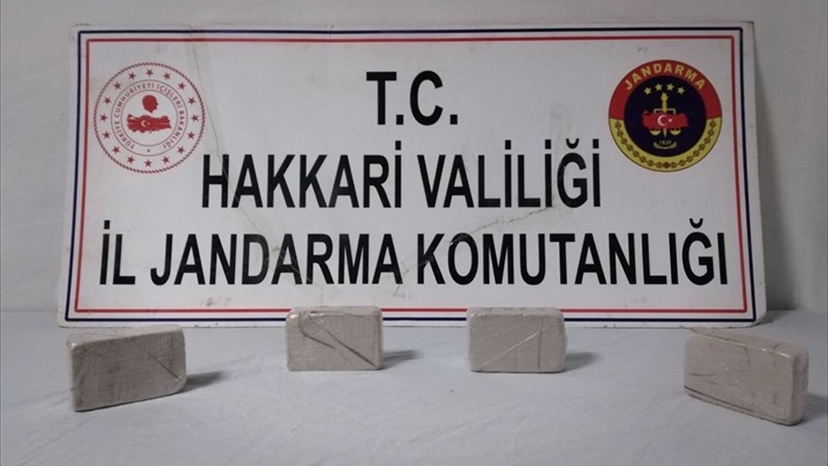 Hakkari'de yapılan aramada 2 kilo eroin ele geçirildi