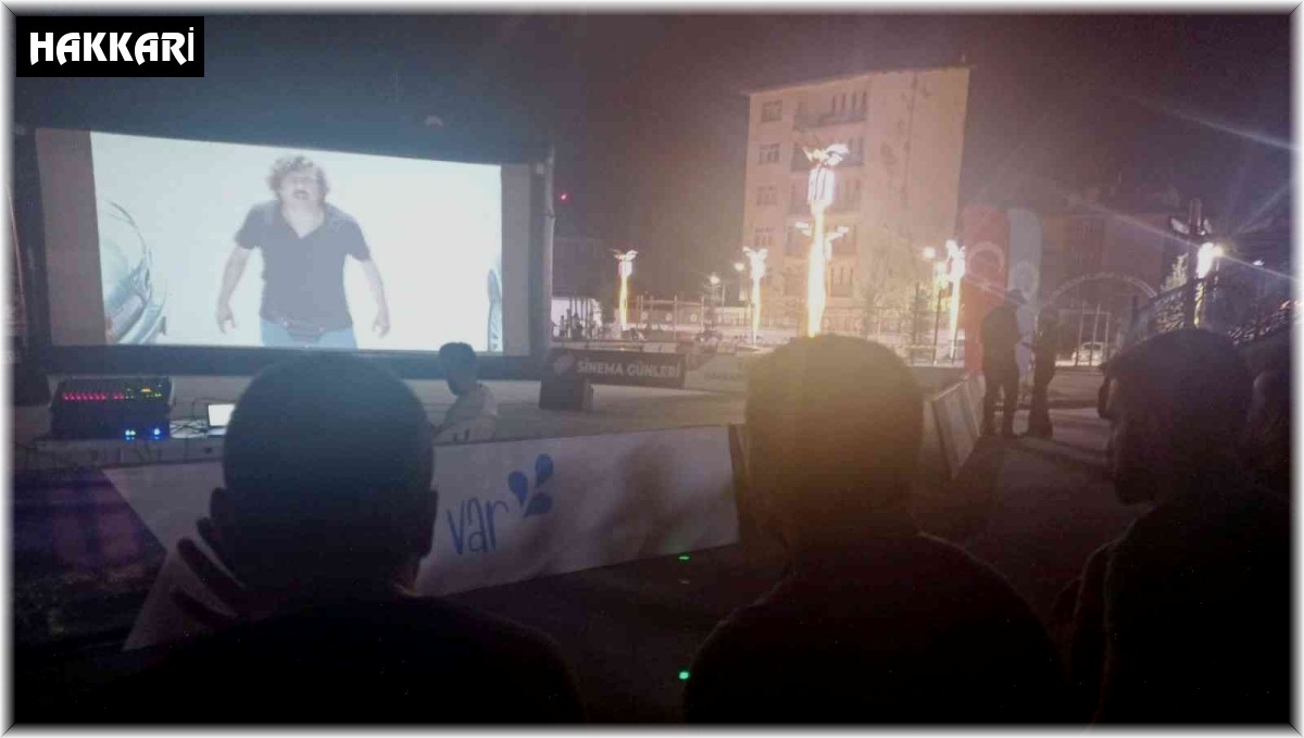 Hakkari'de 'Yol Arkadaşım' filmi izletildi